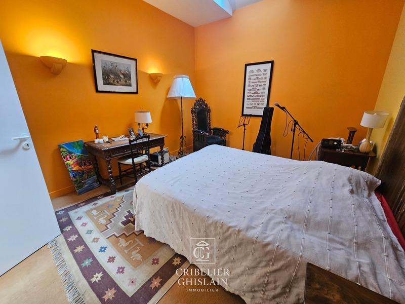 Maison - 248 m² - 9 pièces