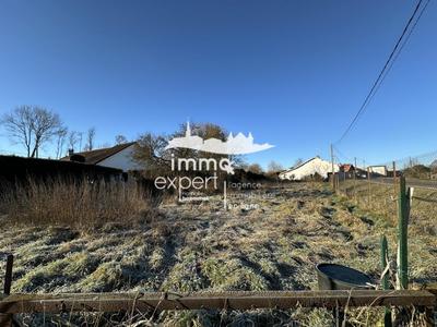 Terrain constructible - 1 074 m²