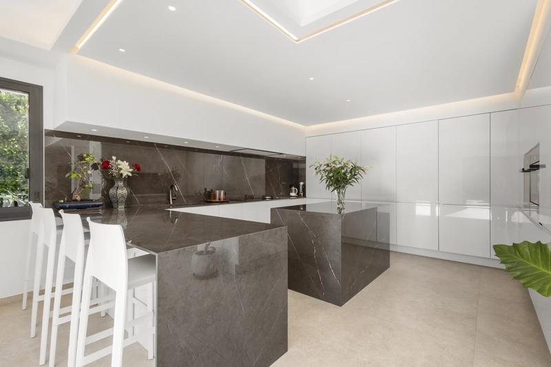 Villa - 326 m² - 9 pièces