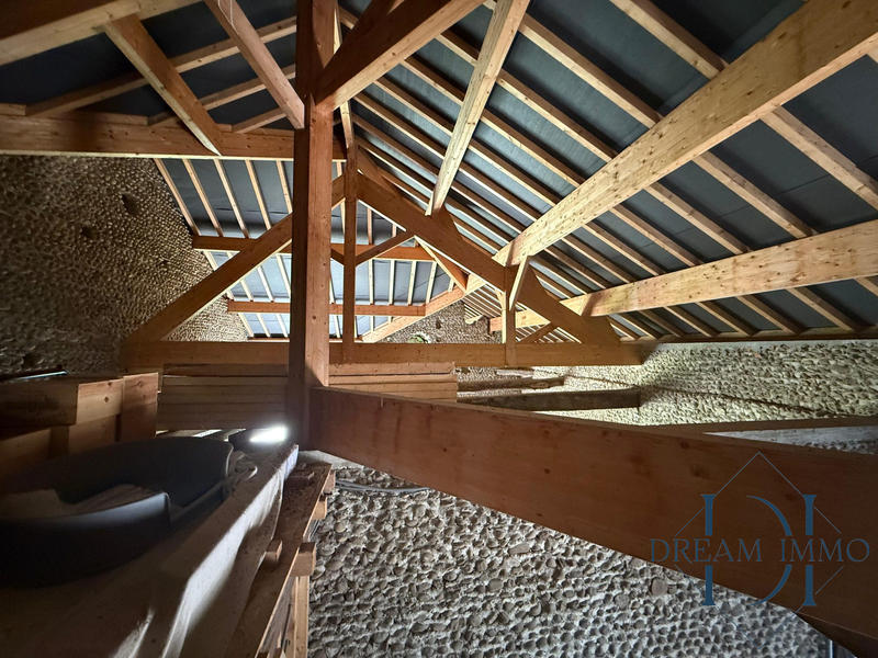 Maison - 334 m² - 6 pièces