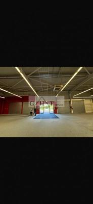Local commercial - 1 615 m²