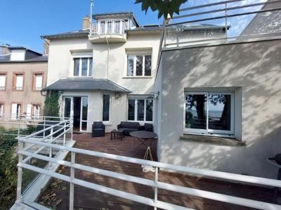 Maison contemporaine - 240 m² - 8 pièces