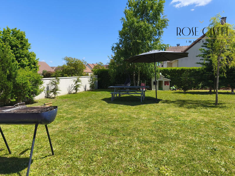 Maison - 221 m² - 6 pièces