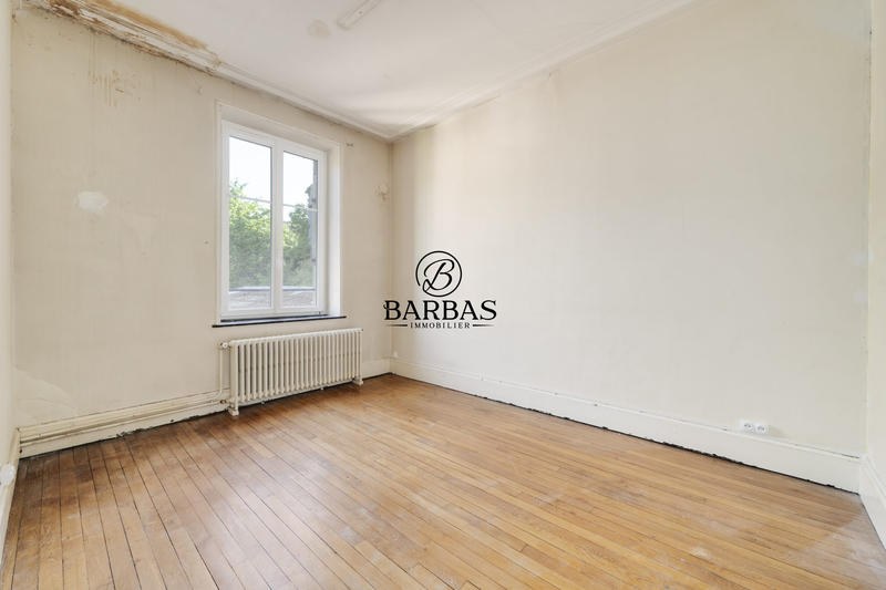 Maison - 220 m² - 12 pièces