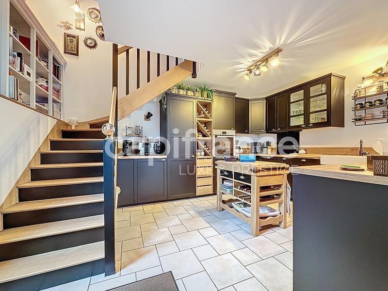 Maison - 420 m² - 13 pièces