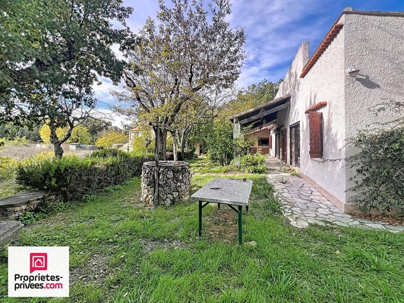 Maison - 210 m² - 7 pièces