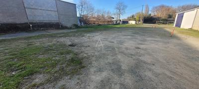 Terrain constructible - 725 m²