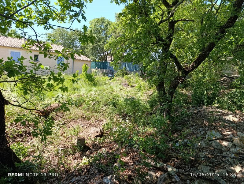 Terrain constructible - 600 m²