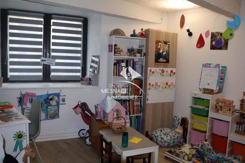 Loft - 168 m² - 6 pièces