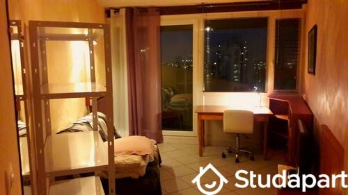 Chambre - 10 m² - 1 pièce