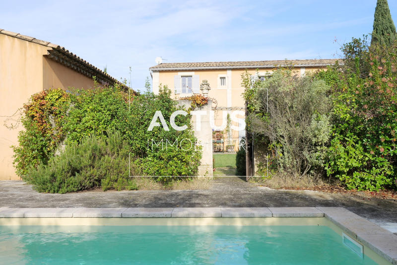 Maison - 202 m² - 7 pièces