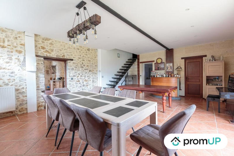 Maison ancienne - 210 m² - 8 pièces