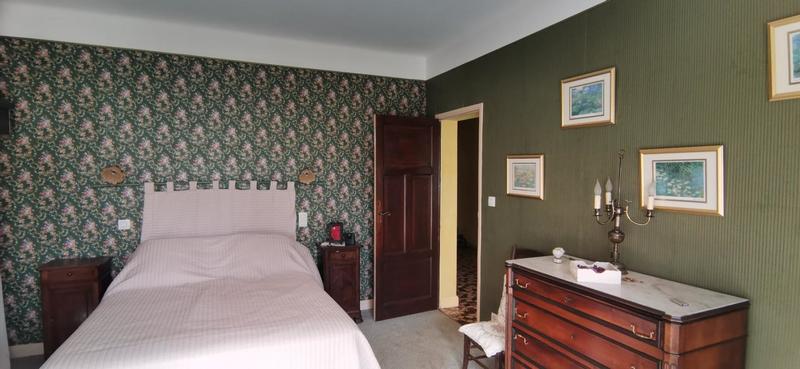 Villa - 302 m² - 13 pièces