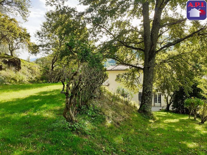 Maison - 213 m² - 7 pièces