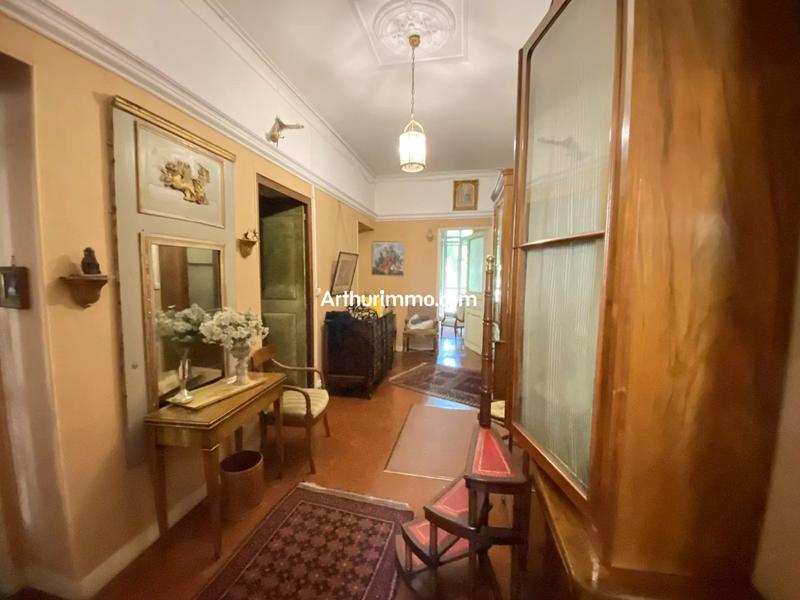 Maison - 470 m² - 16 pièces