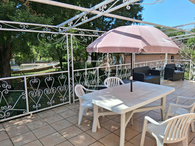 Maison - 256 m² - 12 pièces