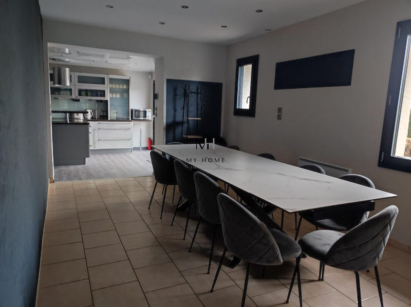 Villa - 220 m² - 10 pièces