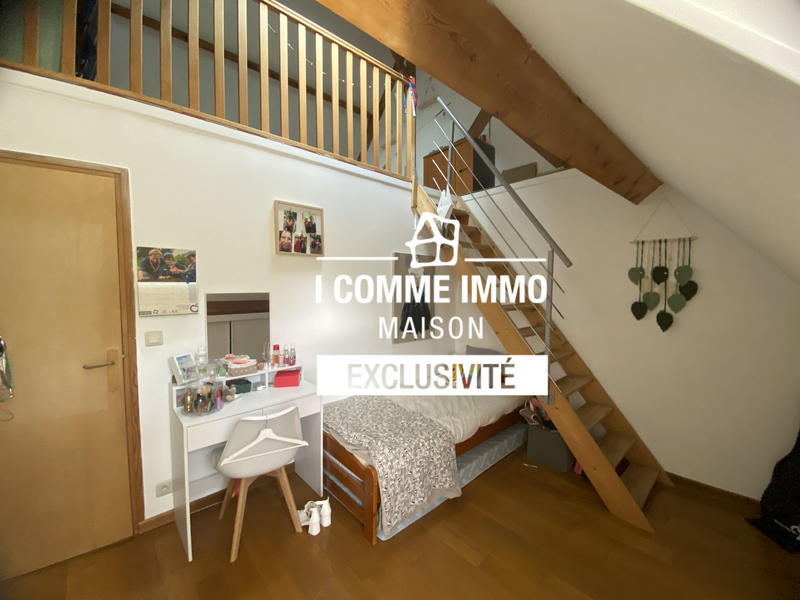 Maison - 275 m² - 15 pièces