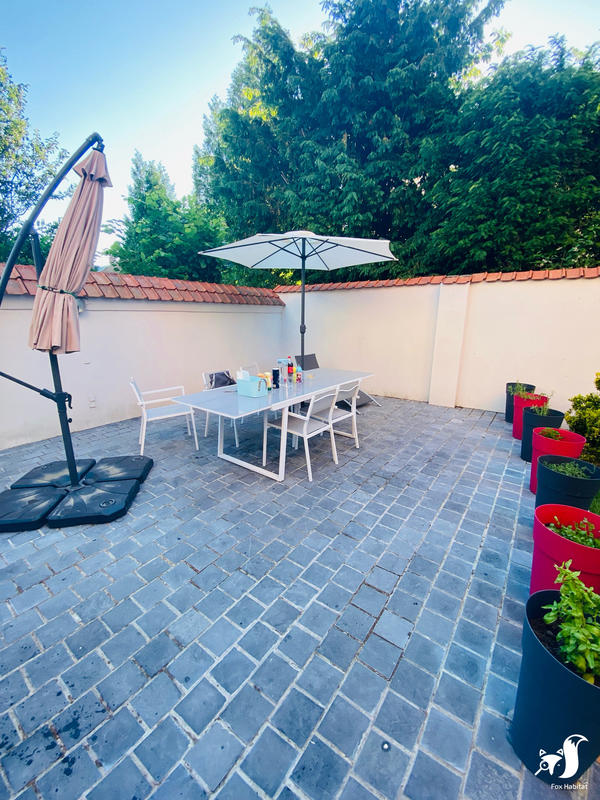 Maison - 240 m² - 8 pièces