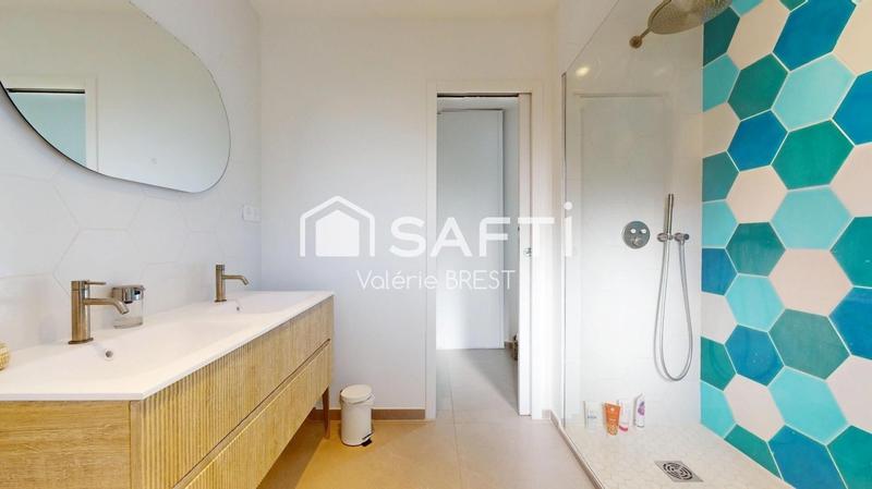 Maison - 210 m² - 8 pièces