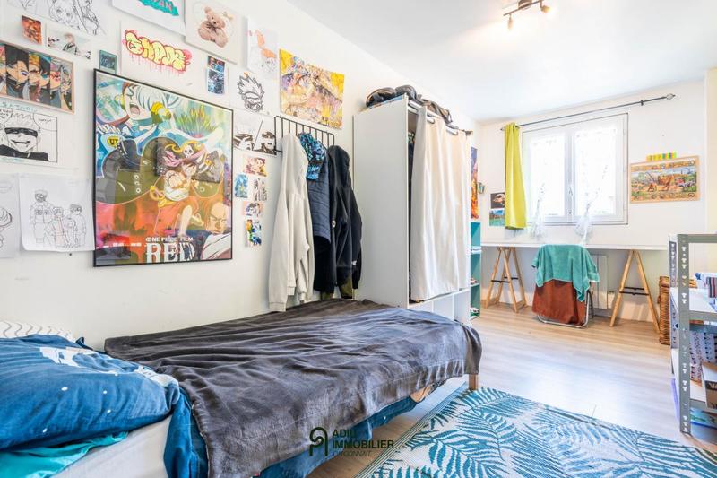 Maison - 220 m² - 12 pièces