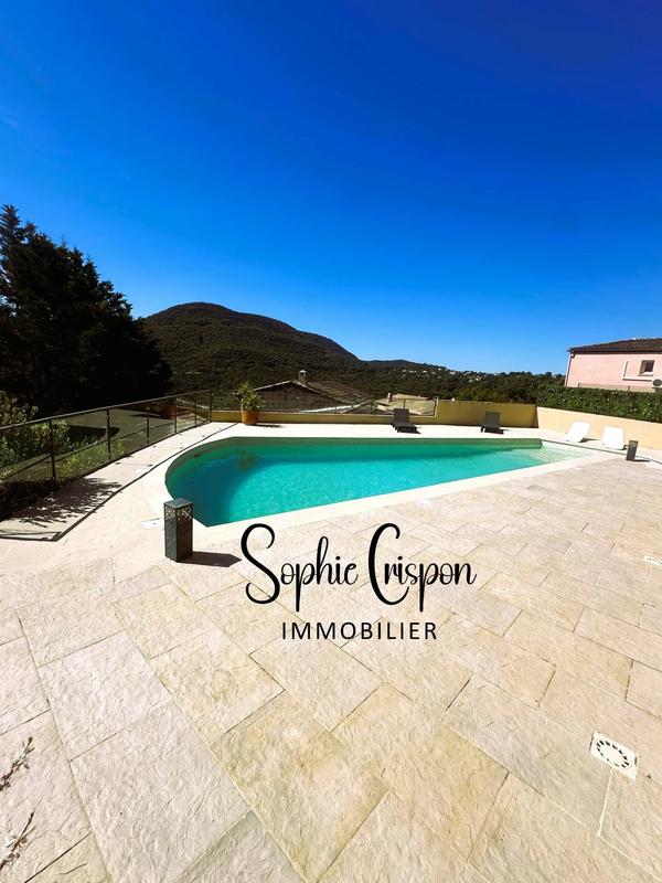 Villa - 209 m² - 7 pièces