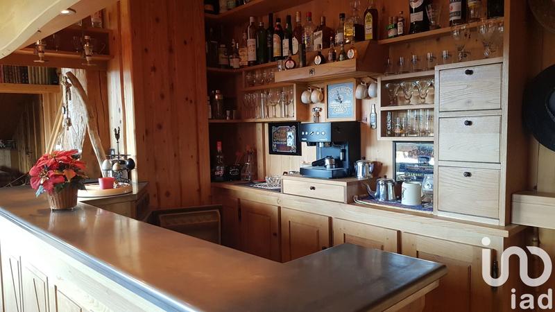 Maison - 250 m² - 10 pièces