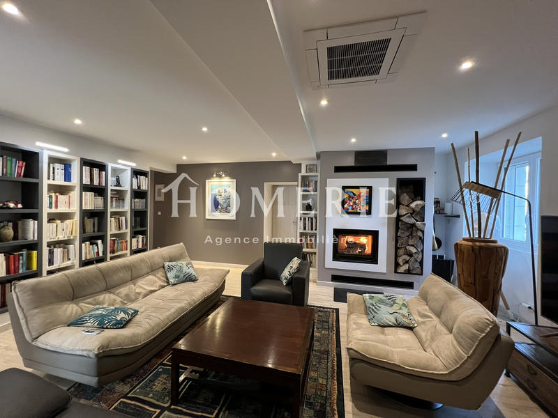 Maison - 232 m² - 7 pièces