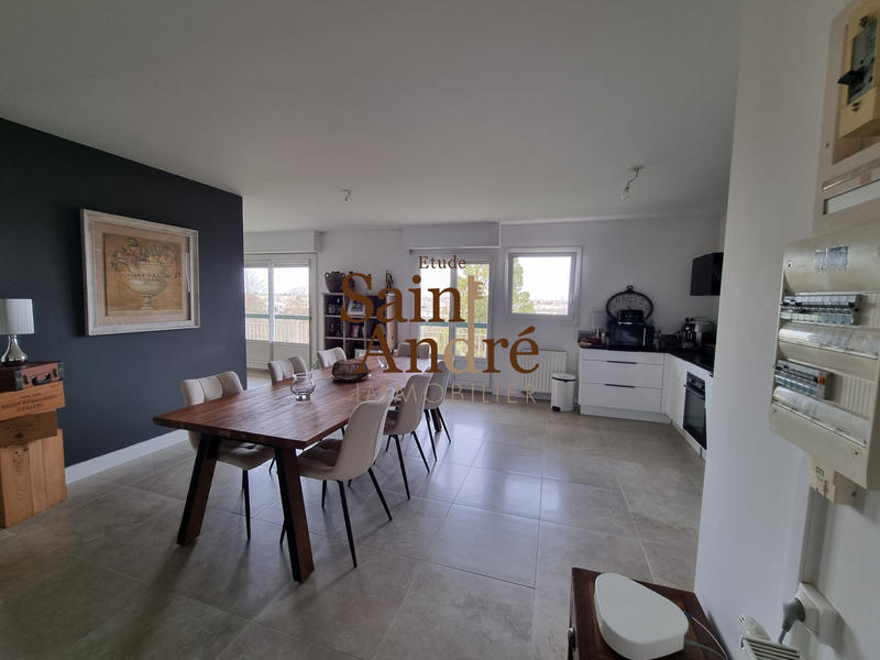 Appartement - 85 m² - 3 pièces