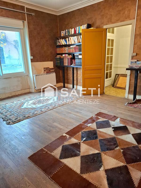 Maison - 235 m² - 8 pièces