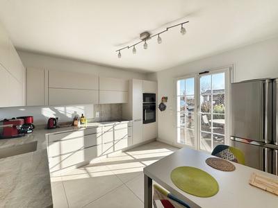 Maison - 200 m² - 5 pièces