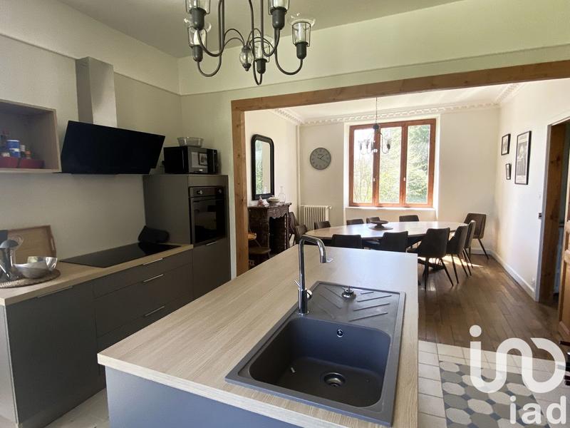 Maison - 185 m² - 8 pièces