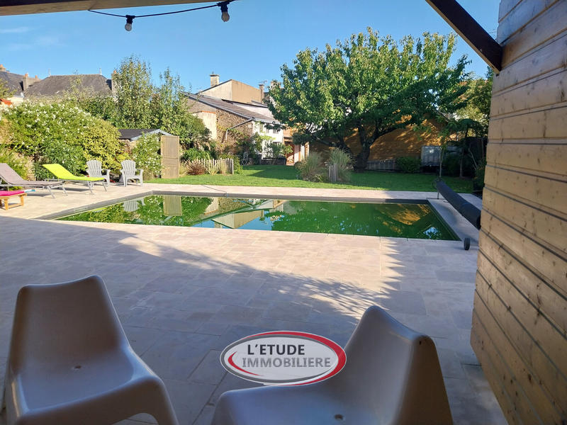 Maison - 250 m² - 7 pièces