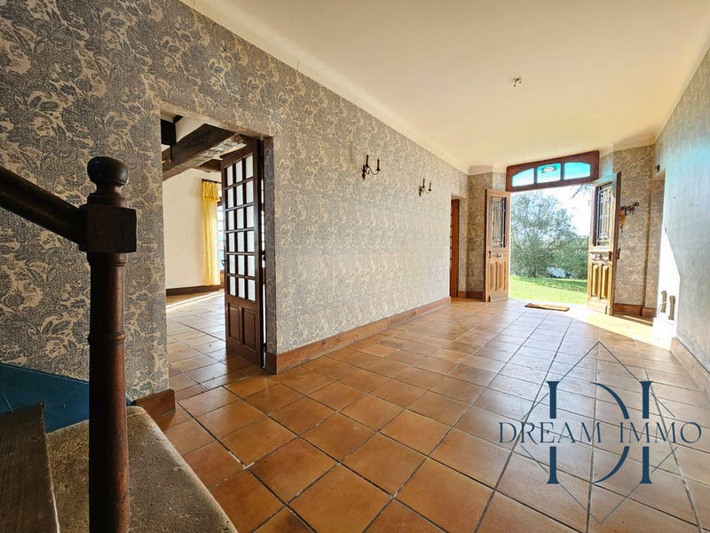 Maison - 380 m² - 14 pièces