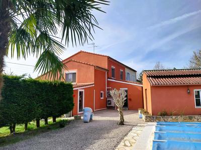 Maison - 135 m² - 6 pièces