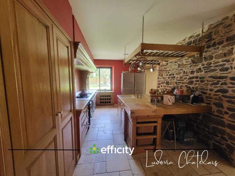 Maison - 395 m² - 7 pièces