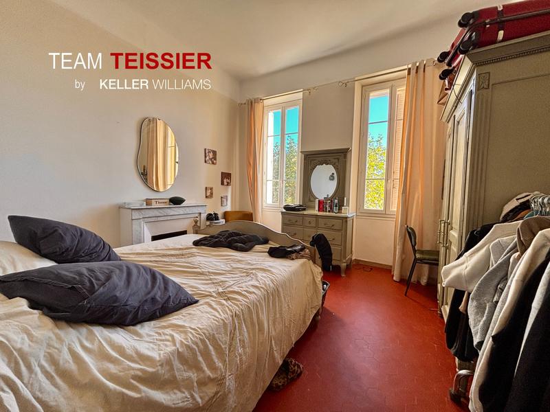 Maison - 210 m² - 8 pièces