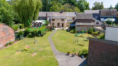 Maison de village - 187 m² - 9 pièces