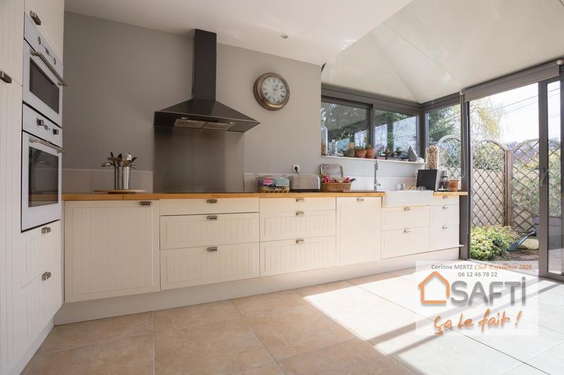 Maison - 246 m² - 7 pièces