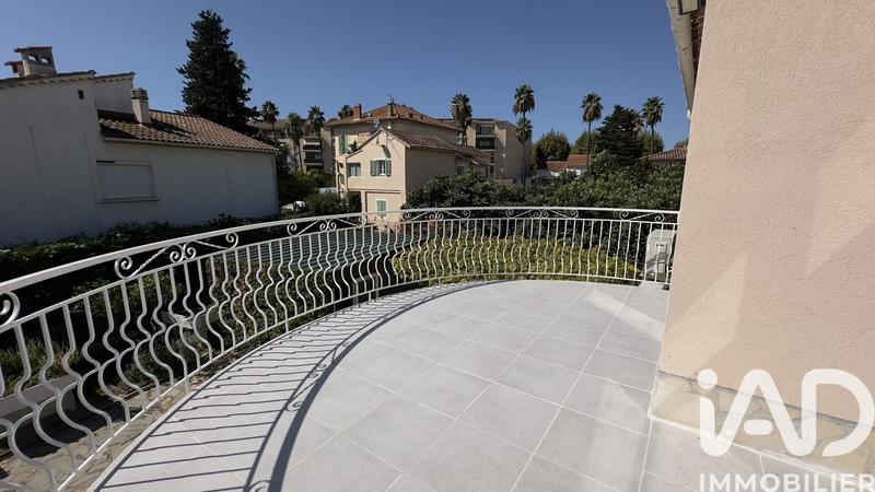 Maison - 187 m² - 7 pièces