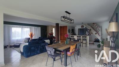 Maison - 147 m² - 6 pièces