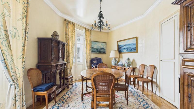 Appartement - 142 m² - 5 pièces