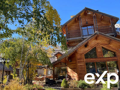 Maison - 839 m² - 14 pièces