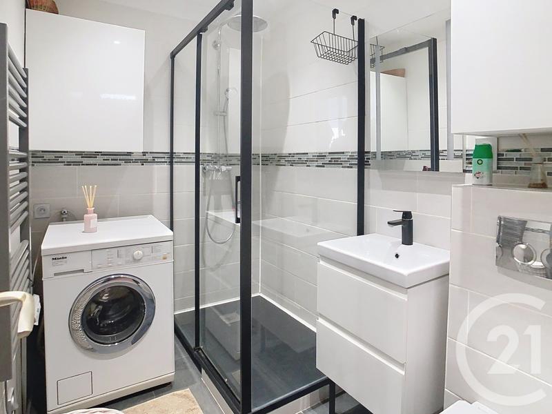 Maison - 180 m² - 8 pièces