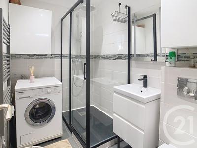 Maison - 180 m² - 8 pièces