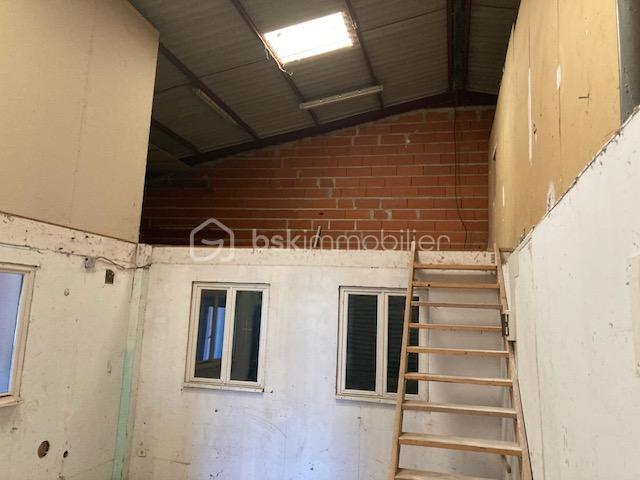 Local commercial - 204 m² - 8 pièces