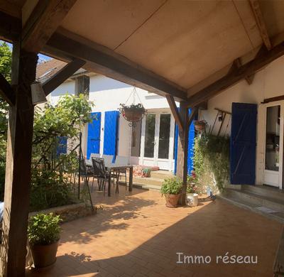 Maison - 215 m² - 9 pièces