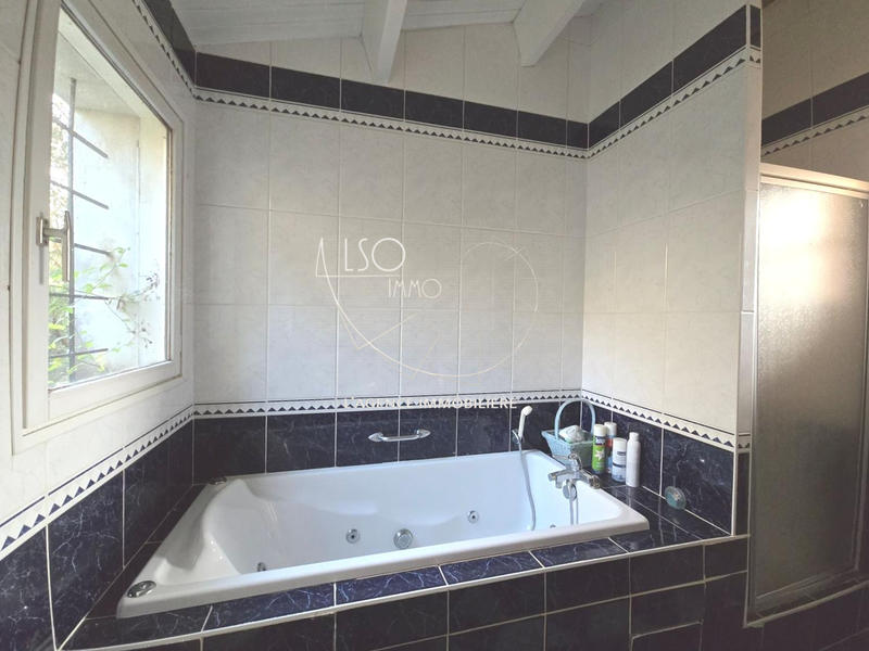 Maison ancienne - 296 m² - 8 pièces