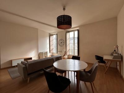 Appartement - 60 m² - 2 pièces