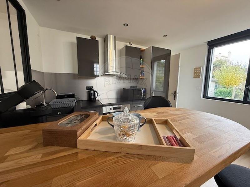 Atelier d'activités - 245 m² - 7 pièces